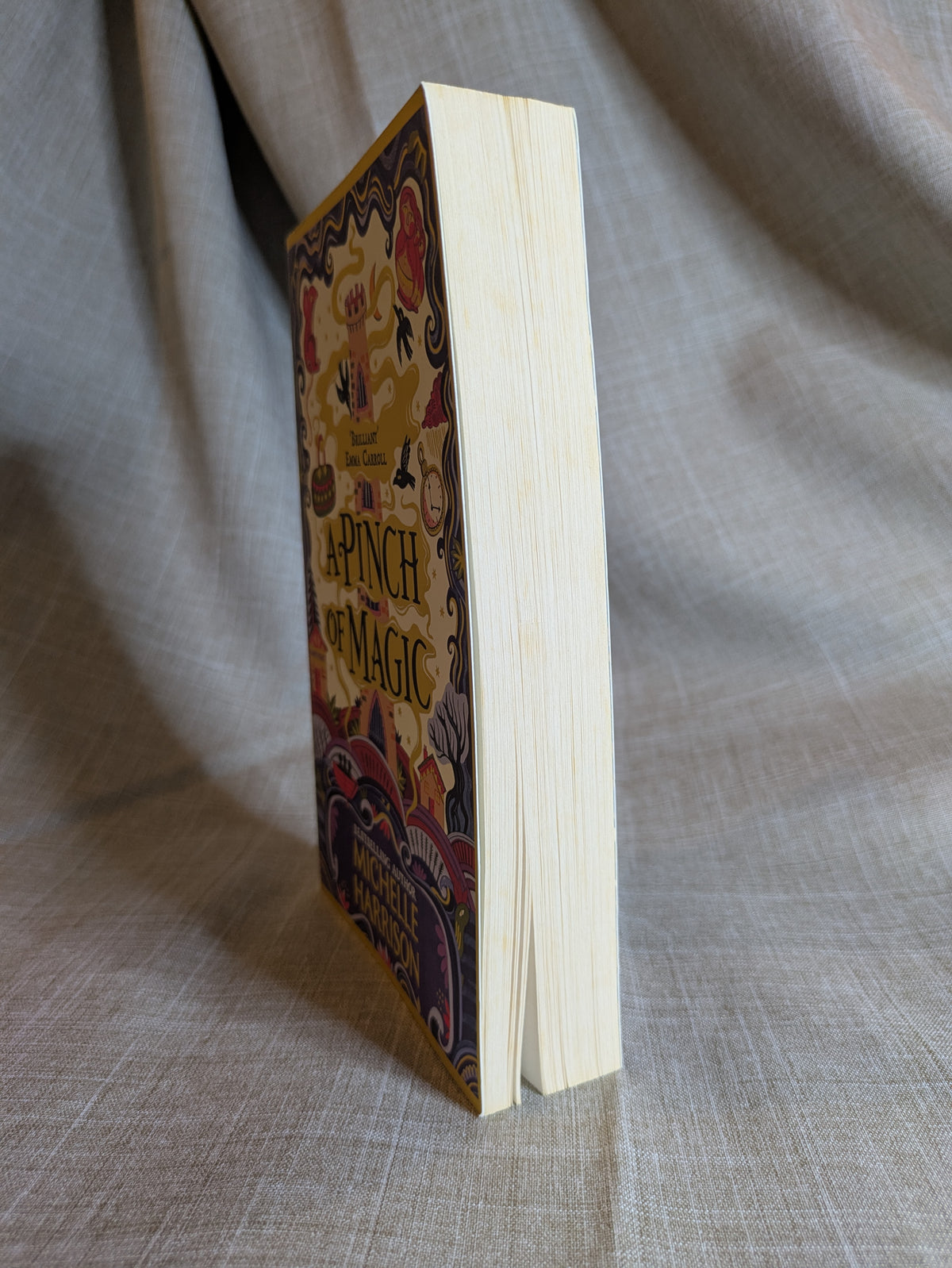 A Pinch of Magic - Michelle Harrison